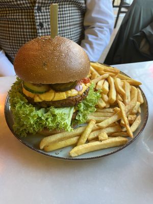 Ultimate burger with regular fries   at Happy Food and Health  in Rotterdam