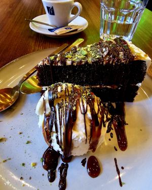 Chocolate Caramell Cake at Happy Food and Health  in Rotterdam