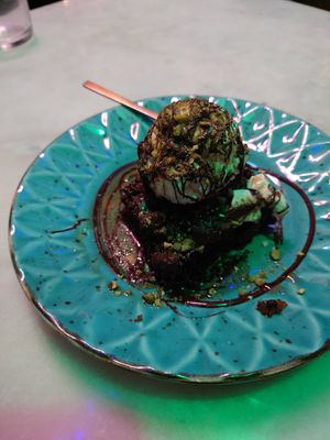 Hot brownie at Happy Food and Health  in Rotterdam