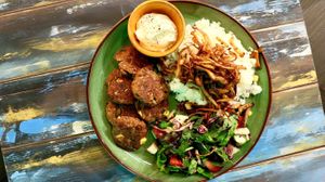 New card, new flavors, new experiences...
Turkish flat ‘meatballs’ reinvented and döner made from King Oyster  Mushrooms....
 at Happy Food and Health  in Rotterdam