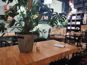 There is the love seat. And more cruelty free products and all the vegan organic pukka tea on the left wall. Delicious  at Happy Food and Health  in Rotterdam