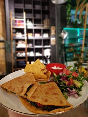 Gözleme spinach, mushroom and vegan feta at Happy Food and Health  in Rotterdam