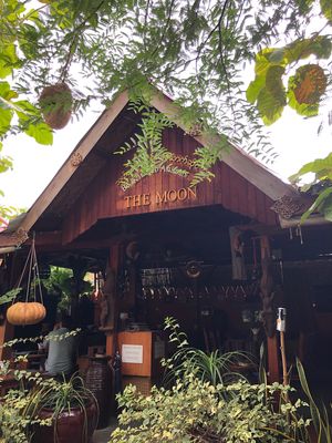 The Moon at The Moon - Old Bagan in Bagan