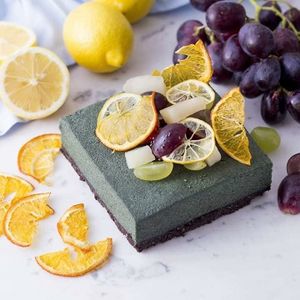 Spirulina row cake with honey  at Dulcinella Altfel in Chisinau