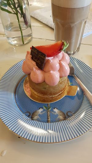 Vegan strawberry rhubarb cake at Isabella Glutenfree Pâtisserie - Calwerstr in Stuttgart