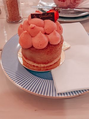 Rhabarbertörtchen at Isabella Glutenfree Pâtisserie - Calwerstr in Stuttgart