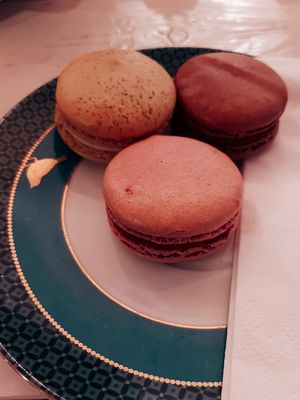 Strawberry, Chocolate and Yuzu Macaron at Isabella Glutenfree Pâtisserie - Calwerstr in Stuttgart