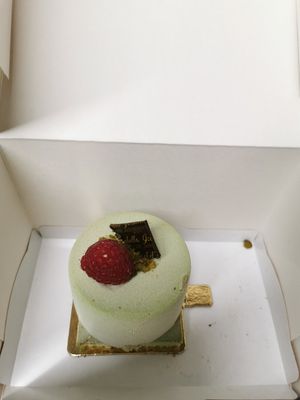 PistachioCake at Isabella Glutenfree Pâtisserie - Calwerstr in Stuttgart