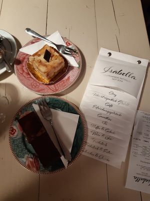 Up: apple pie cake, Down: chocolate cake at Isabella Glutenfree Pâtisserie - Calwerstr in Stuttgart