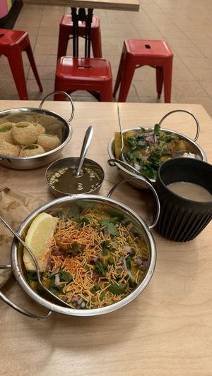 Pani puti, samosa daal, curry of the day and a masala chai  at Snackwallah in Newcastle Upon Tyne