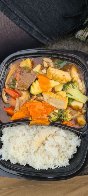 Medium spicy dish with tofu, 🍅 and🍍 at Chay Viet Tadilen Restaurant in Wurzburg