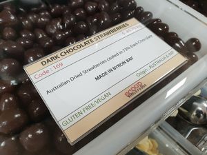 Labelled bulk items at Scoop Wholefoods in Orange