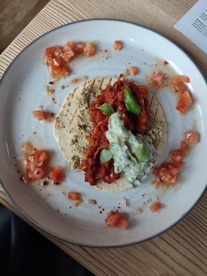 Tostada with bbq jackfruit, tomatoes salsa and broad bean paste at Strh Cafe & Gallery in Zakopane