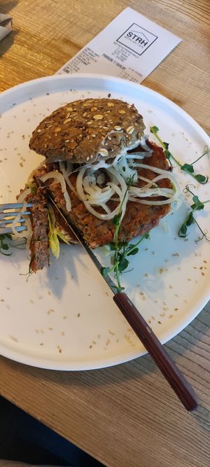 Yummy hemp burger at Strh Cafe & Gallery in Zakopane
