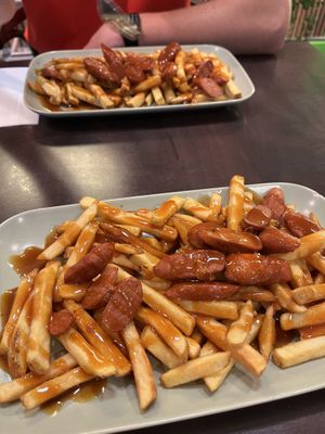Vegane Currywurst mit Pommes   at Veggie Liebe in Freiburg