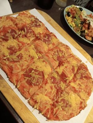 Pizza Salami at Veggie Liebe in Freiburg