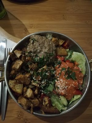 Seitan Teller at Veggie Liebe in Freiburg
