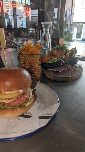 Gammon burger and hot dog at Unity Diner in East London