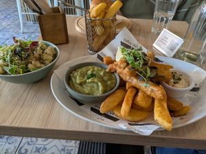Mac and cheese (excellent), tofish and chips (also excellent) at Unity Diner in East London