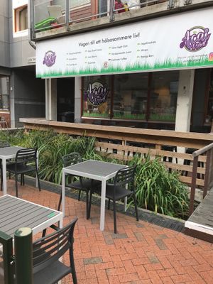 You can sit inside and outside, great staff  at Acai & Sant in Malmo