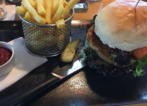 Burger vegan at Steiner's Cafe Restaurant Weinbar in Pinsdorf