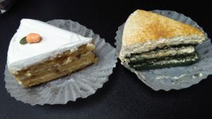 Carrot cake (left) and Injeolmi cream mugwort cake at Alfreebe - 알프리베 in Goyang