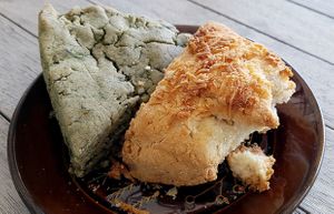 coconut scone and mugwort scone at Alfreebe - 알프리베 in Goyang