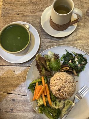 Ananda veg set (brown rice! 😍)  at Ananda Tree House in Kathmandu