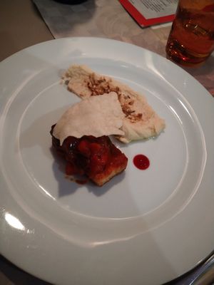 Tofu alle verdure e hummus at Shakti Food in Brescia