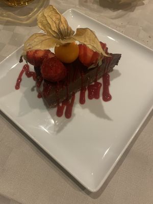 Torta al cioccolato  at Shakti Food in Brescia