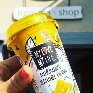 kurkuma mandel drink at Bio Trgovina Dobra Misel in Lesce