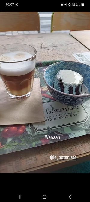 Petit goûter fort sympathique 😋 at Le Botaniste - Schuman in Brussels