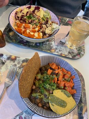 Seasonal bowls  at Le Botaniste - Schuman in Brussels