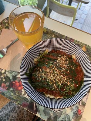 Iced Tea and Bomo Pasta at Le Botaniste - Schuman in Brussels