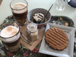 Omega 3 brownie and peanut butter cookie at Le Botaniste - Schuman in Brussels