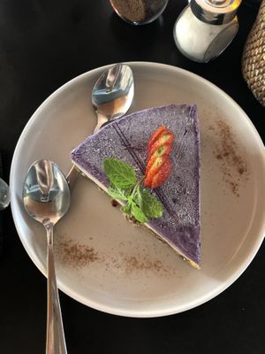 Raw cake at Suka Espresso in Pecatu