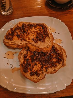 Hummus and sundried tomato toast at Coffee Circus in Bugibba