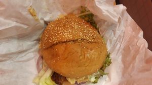 Bacon Cheeseburger at VeganBioBurger in Paris