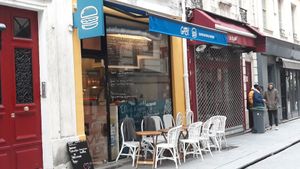 Burger at VeganBioBurger in Paris