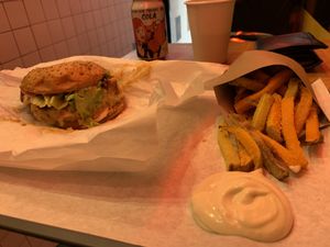 Menu burger cheese & bacon at VeganBioBurger in Paris