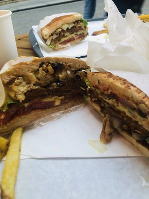 Best burgers at VeganBioBurger in Paris