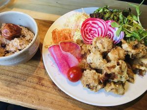 Soy fried chicken large platter big plate at Poe Poe in Yokohama