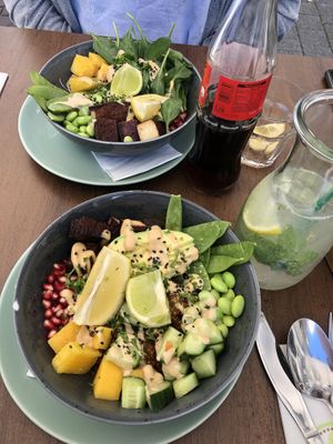 Vegane Rainbow Bowl  at Claus Eismanufaktur & Deli in Karlsruhe