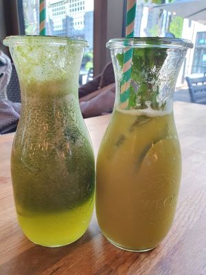 Frischgepresste Säfte at Claus Eismanufaktur & Deli in Karlsruhe