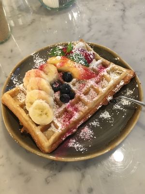 Vegane Waffel at Claus Eismanufaktur & Deli in Karlsruhe