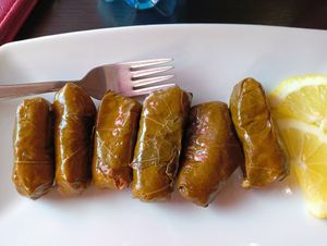 Foglie di vite con riso e menta at Middle East in Como