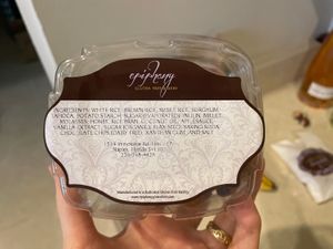 “Vegan” chocolate chip cookies contain honey  at Epiphany in Naples