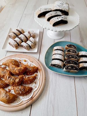 עוגיות הבית at Demeter Vegan Bakery in Kfar Saba