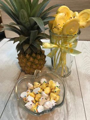 נשיקות at Demeter Vegan Bakery in Kfar Saba