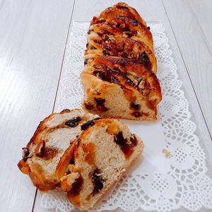 עוגת שמרים at Demeter Vegan Bakery in Kfar Saba